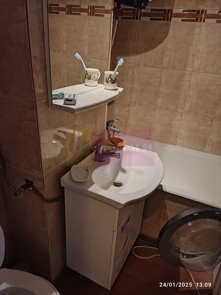 Garsoniera Vitan- zona Auchan.